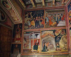 Detalle de los frescos de la capilla de San Miguel en el monasterio de Pedralbes.