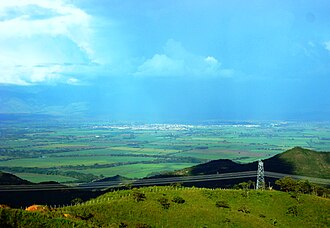 Área del valle del río entre la cordillera Occidental y la cordillera Central cerca de Tuluá.