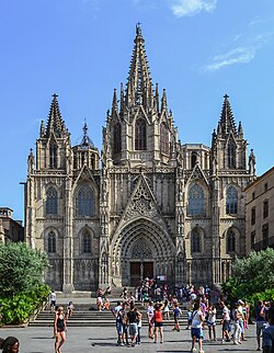 Fachada neogótica de la catedral de Barcelona