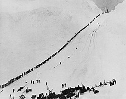Fotografía de mineros en el paso de Chilkoot.