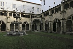 Claustro del monasterio de Santa Cruz