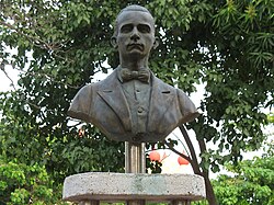 Busto de Elías Pellet Buitrago en el Parque de los Locutores de Barranquilla