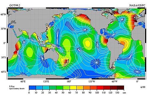 Mapa de líneas cotidales y puntos anfidrómicos en los océanos del mundo.