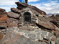 Templete en la cima del Mulhacén