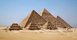 Las tres grandes pirámides de Guiza en Egipto