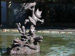 Escultura de Cobi en Barcelona