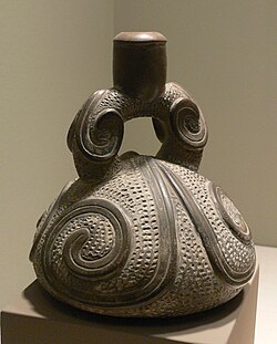 Cerámica de forma globular y asa estribo de la cultura chavín
