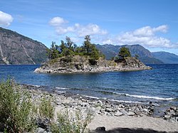Playa La Islita en el Lago Lácar