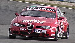 Vehículo de competición Alfa Romeo 156 en pista