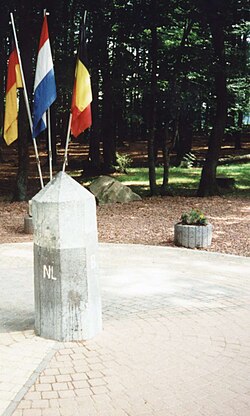 Fotografía del Drielandenpunt en el Vaalserberg