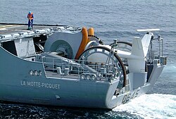 Fragata francesa La Motte-Picquet con sonar de profundidad variable