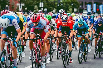 Ciclistas compitiendo en el Gran Premio de Montreal 2019