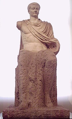 Estatua idealizada de Tiberio encontrada en Paestum