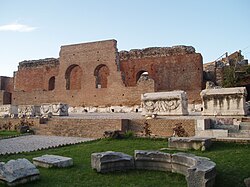 Restos arqueológicos del odeón romano de Patras