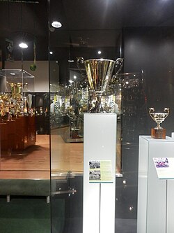 Trofeo de la Recopa de Europa en el museo del club