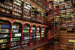 Interior de la Biblioteca Antigua de los Estados Generales de los Países Bajos, en La Haya