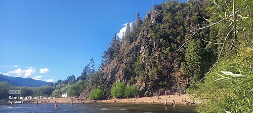 Balneario La Playita en las costas del Lago Puelo
