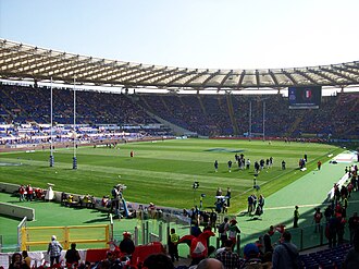 Partido de rugby disputado sobre el césped del Estadio Olímpico de Roma.