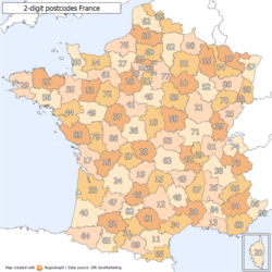 Mapa de Francia continental con números de departamento que corresponden a los dos primeros dígitos del código postal.