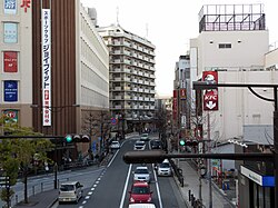 Vista general relacionada con la historia y entorno urbano de Itami