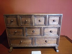 Mueble colonial custodiado en el Museo Antón García de Bonilla.