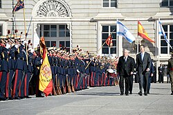 La Guardia Real durante la ceremonia de recepción del presidente de Israel Reuven Rivlin al Palacio Real en 2017