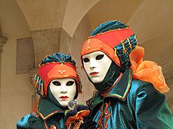 Máscaras decoradas características de las celebraciones en Venecia.