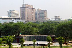 Infraestructura vial y urbana en Delhi.