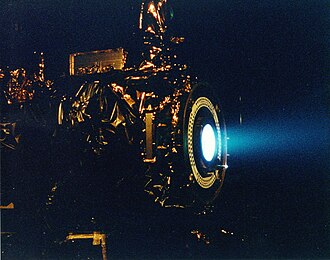 Motor de prueba de iones con aceleración electromagnética