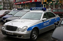 Vehículo de la policía de Hamburgo patrullando.