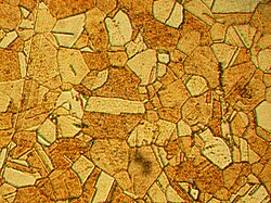 Microestructura de latón fundido