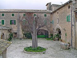Patio interior de la posesión Son Bibiloni