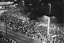 Fotografía histórica de una manifestación pacífica en Leipzig en 1989