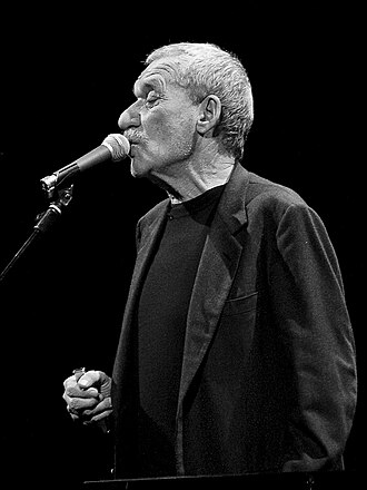 Fotografía de perfil y detalles biográficos de Paolo Conte
