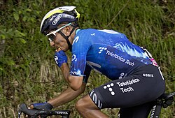 Nairo Quintana compitiendo en el Giro de Italia con la indumentaria del Movistar Team