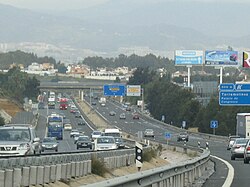 La A-7 circunvala el área metropolitana de Málaga por el norte.