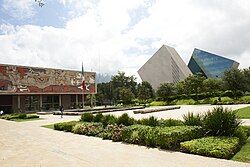 Fachada del Instituto Tecnológico y de Estudios Superiores de Monterrey