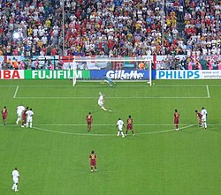 Zinedine Zidane pateando un penal en la semifinal de la Copa del Mundo del Fútbol de 2006, Francia-Portugal
