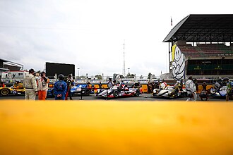 Vista de la parrilla de salida de las 24 Horas de Le Mans en 2020