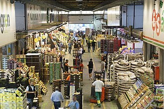 Actividad en Mercamadrid, punto de distribución de productos agrícolas y alimentarios