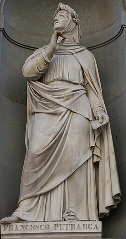 Estatua de Petrarca en Florencia