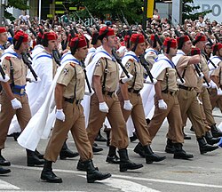 Regulares n.º 54 de Ceuta durante el Desfile de las Fuerzas Armadas en Madrid en 2008