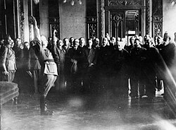 Franco siendo elegido jefe de Estado