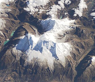 Macizo Huascarán con quebradas