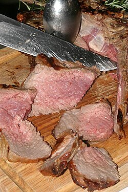 Cortes de carne como fuente principal de proteínas.