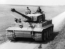 Tanque de guerra de tipo Panzer VI Tiger en el norte de Francia en 1944