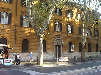 Fachada o vista representativa del Pontificio Instituto de Estudios Árabes e Islámicos en Roma