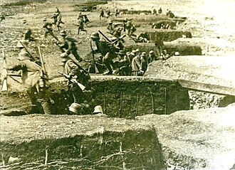 Infantes austrohúngaros al asalto en la línea del Isonzo