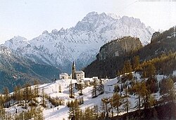 Vista general relacionada con el entorno de Rocca Pietore