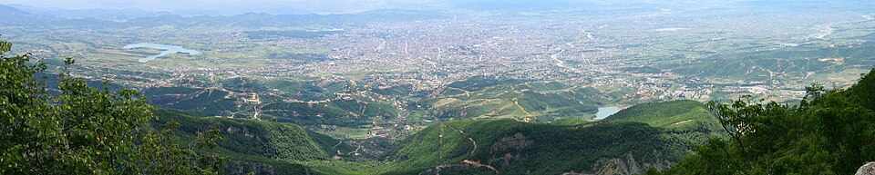Vista panorámica de Tirana desde el monte Dajti
